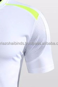 Ensemble d'uniformes de football - Manches courtes 100% coton personnalisable de haute qualité - Product Image 4