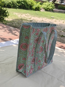 Sac fourre-tout en coton matelassé vert menthe fait main, imprimé floral, sac de shopping bohème - Product Image 5