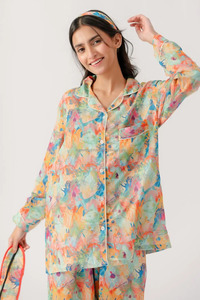 Ensemble de pyjama de luxe 4 pièces en polyester et soie pour femme Mono Riders, imprimé floral, respirant, grande taille, avec short doux - Product Image 4