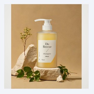 Shampooing pour cheveux sains Months and Days Perfume Care Shampoo D Breeze 500ml, application liquide florale pour le coiffage - Product Image 3