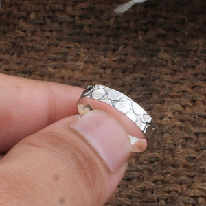 แหวนเงินแท้ 925 ประดับพลอยแบบมินิมอล ดีไซน์ลายจุด สำหรับผู้หญิง แหวนแต่งงานแบบซ้อนได้ ราคาโรงงานขายส่ง - Product Image 6