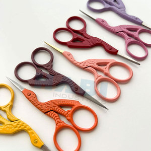 กรรไกรปักผ้ารุ่นล่าสุดจาก HABI INDUSTRIES สีตามสั่ง ผลิตจากสแตนเลส สำหรับคนถนัดขวา กรรไกรตัดไหมขนาดเล็ก ขายส่งสำหรับงานฝีมือ - Product Image 4