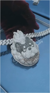 จี้เพชรหรูหราสำหรับผู้ชาย ประดับเพชรโมอิสซาไนต์ เงินแท้ 925 ทรงกลมแบบ Buss Down  จี้รูปหน้าสุนัขขนาดใหญ่สั่งทำพิเศษ พร้อมสร้อยเพชร - Product Image 4