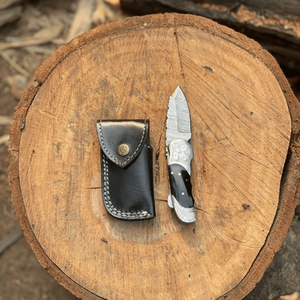 Navaja Plegable de Acero de Damasco Pasha Enterprises con Mango Decorativo de Cuerno Negro, Diseño Delgado Premium, OEM Personalizable, 3 Años de Garantía - Product Image 1