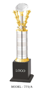 Trophée en métal avec dessus en cristal et design étoile, modèle 775 A B C, pour événements sportifs, avec base en bois noir - Product Image 4