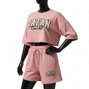 Conjunto de Top Corto y Pantalones Cortos para Mujer, Algodón Premium GSM, Felpa de Poliéster, Estampado Rosa, Logotipo Personalizado, 100% Algodón - Product Image 4