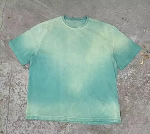 เสื้อยืดแขนสั้นผู้ชายลายมัดย้อม ผ้าฝ้าย 100% คอโอ ทรงลำลอง สีพื้น - Product Image 4