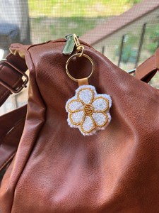 Llaveros Artesanales con Cuentas y Bordados, Elegantes Adornos para Bolsos para Mujeres, Niñas, Fiestas y Ocasiones Especiales - Product Image 6
