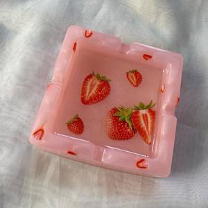 Cenicero de Resina Hecho a Mano con Diseño Artístico Abstracto Moderno, Forma Personalizada para Accesorios de Fumar Elegantes y Decoración del Hogar - Product Image 6