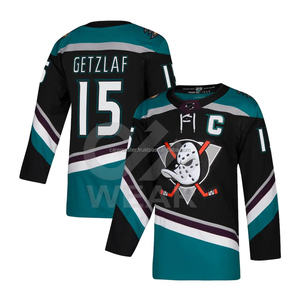 Vente en gros de protège-gants de hockey sur glace personnalisés de haute qualité, fabriqués sur mesure, réversibles, imprimés par transfert thermique, antibactériens, 100% polyester - Product Image 5