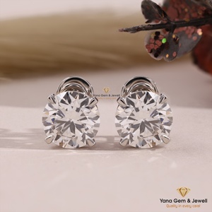 Boucles d'oreilles solitaires à quatre griffes, taille ronde, 10 TCW, diamant de laboratoire CVD, couleur F, clarté VVS2, or massif 14K, certifié IGI - Product Image 1