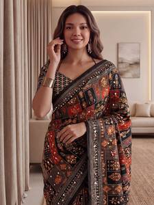 Sari Tradicional Indio de Seda con Estampado Digital y Parches Multicolores para Bodas y Eventos Festivos para Mujer - Product Image 3
