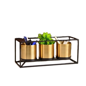 Vase en métal moderne de luxe Vase de table décoratif Accent d'intérieur de maison artistique pour salon et bureau - Product Image 6