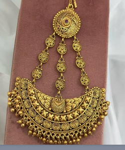 Pendientes Jhoomar Pasa tradicionales de aspecto clásico de diseñador exclusivo chapado en oro para mujer, uso nupcial y de aniversario - Product Image 2