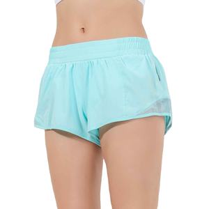 Shorts de course pour femmes, taille élastique de haute qualité, idéal pour le jogging, la course sur piste et les aventures de course à pied. - Product Image 3