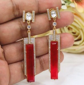 ต่างหูห้อยประดับเพชรซิคอนชุบทองเหลือง ดีไซน์สวยงามทันสมัย เหมาะสำหรับผู้หญิงและเด็กผู้หญิง สวมใส่ในงานแต่งงาน งานปาร์ตี้ - Product Image 2