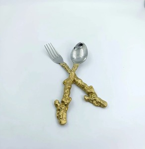 Ensemble de couverts de luxe en laiton plaqué argent pour la table à manger, design élégant en laiton pour restaurants, cuillère et couteau - Product Image 1