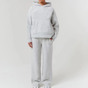 Conjunto Deportivo de 2 Piezas para Mujer, Otoño Invierno, Sudadera con Capucha y Pantalones Deportivos, Ropa Deportiva Urbana, con Logotipo Personalizado - Product Image 4