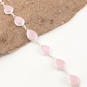 Pulseras de Plata de Ley 925 con Calcedonia Rosa Natural en Corte Pera, Chapadas en Latón, Hechas a Mano, con Engaste en Bisel y Diseño de Cadena - Product Image 1
