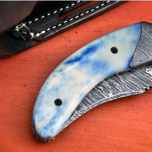 Cuchillo de Caza de Acero de Damasco, Hoja Serrada con Punta Caída, Mango Azul, Perilla para el Pulgar, Herramienta de Supervivencia al Aire Libre - Product Image 6