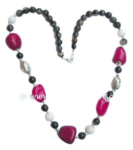 Meilleures ventes Collier à pointe de crayon en cristal de quartz avec accents dorés Bijoux de mode en perles et pierres précieuses - Product Image 2