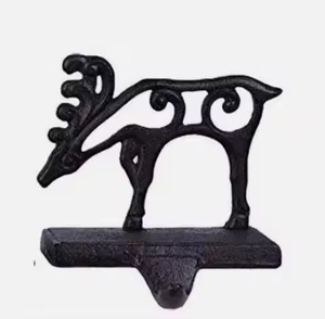 Support de chaussettes de Noël en fonte noire, motif renne rustique, pour cheminée et décoration intérieure - Product Image 1
