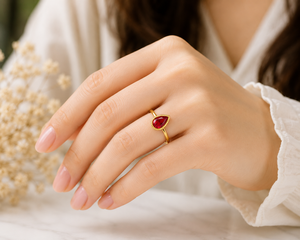 แหวนทับทิมสีเหลืองทองแหวนหมั้นแบบคลาสสิก9kt ตัดเป็นวงแหวนแบบฝาลูกแพร์ - Product Image 3
