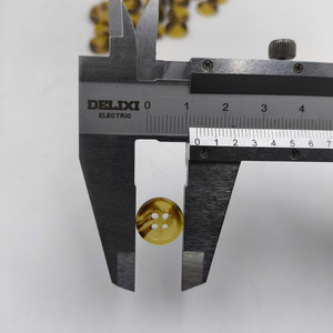 Botón Redondo de Resina Estilo Vintage Ecológico de 20L con Rayas Amarillas y Borde Marrón, con 4 Agujeros, para Chaquetas y Blazers - Product Image 4