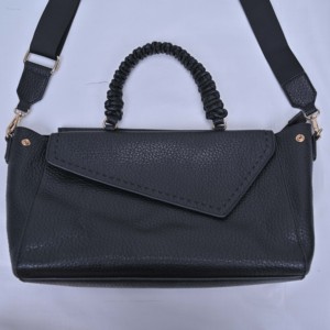 Premium Quality Fashion <b>Portable</b> Black Faux Leather Women's Shoulder Bag Geometric Pattern Twisted Handle Pearl Chain <b>Lock</b> - Product Image 3