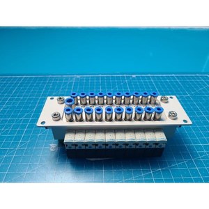 FESTO MHA1-PR10-3-D1 Rail de distribution pour électrovannes, d'occasion, pièces d'équipement semi-conducteur d'époque - Product Image 3
