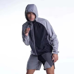Ensemble coupe-vent léger et imperméable - Veste et short tendance pour le printemps, toutes tailles - Ensemble coupe-vent et short - Product Image 4