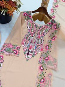 TENNECY Nuevo Conjunto de Diseño Exclusivo: Top de Georgette Puro de Alta Calidad con Bordado y Parte Inferior Farshi, Ideal para Fiestas, de Secado Rápido y Suave al Tacto - Product Image 5