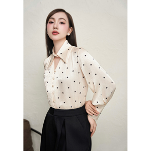 Blusa Elegante y Femenina de Satén con Textura Suave y Estampado de Puntos, Manga Larga, Cuello Recortado, Estilo Casual Inteligente para Mujer, Vietnam, Personalizada BETTY - Product Image 4