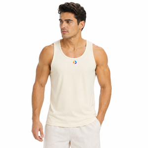 El estilo clásico brinda suavidad y comodidad, y las costuras impecables a la camiseta sin mangas para hombre, con una ligereza ideal para viajes a la playa. - Product Image 1