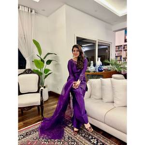 Conjunto de traje de fiesta de diseñador para mujer con cuentas e hilo de trabajo - Product Image 4