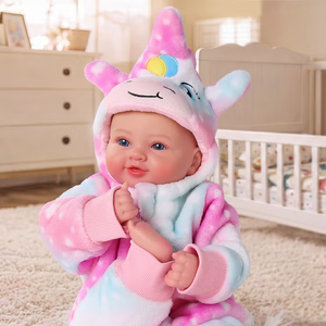 Muñeca <span class=keywords><strong>Reborn</strong></span> de Vinilo de 17 Pulgadas Babeside Lyle, Unisex, Recién Nacido, Ojos Abiertos, Cuerpo de Tela, con Sudadera de Unicornio - Product Image 2