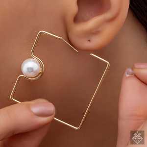 Pendientes de aro cuadrados PRAO con detalles en perlas - Product Image 3