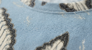 Camiseta de Manga Corta con Cuello Redondo y Bordado Floral en Azul Claro para Hombre, Estilo Urbano - Product Image 5