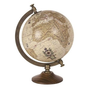 Globe de bureau vintage en laiton écologique et durable avec support rotatif, carte du monde traditionnelle noir et or, éducatif - Product Image 4