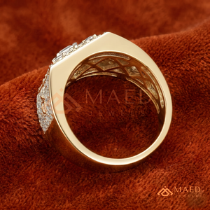 Bague de Luxe Plaqué Or 18K pour Homme, Modèle Cluster Carré, Sertie de Moissanite et Diamant Taille Princesse, Bague Solitaire Statement Hip Hop - Product Image 3