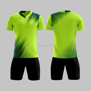 Logo personnalisé Ensemble complet de kits de football Vêtements de sport vierges Maillot d'entraînement avec football, y compris uniformes et accessoires de football - Product Image 4