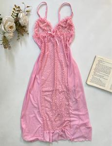Ensemble de lingerie de luxe en satin et dentelle |   Robe de nuit sensuelle au toucher soyeux |   Robe élégante brodée pour bébé, lingerie en dentelle transparente - Product Image 5