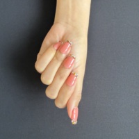 Ongles carrés press-on rose poudré faits main avec pointe en cristal, chaîne de strass, qualité salon, réutilisables, application facile, ajustement personnalisé