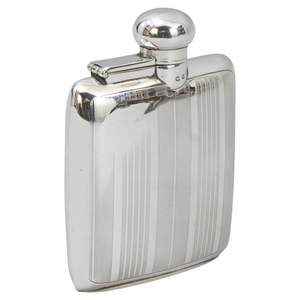 Flacon à liqueur classique de luxe en acier inoxydable avec surface lisse et brillante, construction robuste, design portable pour spiritueux et liqueurs - Product Image 3