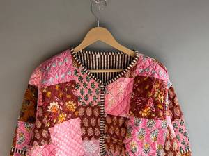 Veste matelassée patchwork florale pour femme, col mandarin, manches longues, poches imprimées, rembourrage en coton tissé, longueur standard, cadeau - Product Image 4