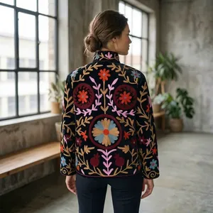 Veste en velours brodée à la main Suzani pour femmes, veste en velours brodée Suzani en gros, veste Suzani brodée à la main artisanale - Product Image 2