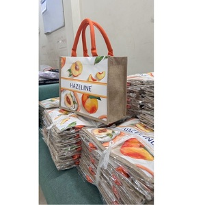 กระเป๋าผ้าจูทเทียมหูหิ้วหนัง PU คุณภาพสูงจากเวียดนาม ขายส่งแบบ OEM & ODM ขนาด 35 x 27 x 13 ซม. แบบเปิดปิดได้ - Product Image 5