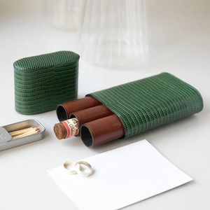 Porte-cigares en cuir de qualité supérieure avec coupe-cigares intégré, taille et couleur personnalisables, idéal pour les voyages, pour cigares de luxe - Product Image 3