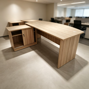 Bureau de direction moderne et durable avec mobilier de bureau autoportant en aggloméré, design contemporain, usage commercial - Product Image 1