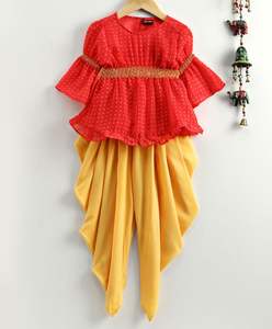 Conjunto de Ropa para Niñas, Top Peplum Rojo con Puntos y Pantalones Dhoti Amarillos, Estilo Étnico, Festivo, Tradicional, para Fiestas - Product Image 1